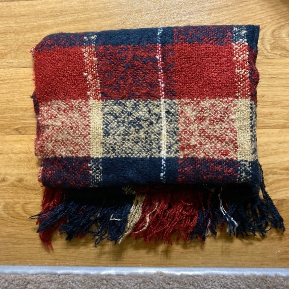 🍎 3/$6 or $4 each 🍎 Red,navy, tan, white large scarf - Picture 4 of 5